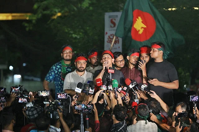 After blocking Shahbagh intersection for four hours demanding quota system reform in government jobs, protesting students announced new programmes on Thursday evening.